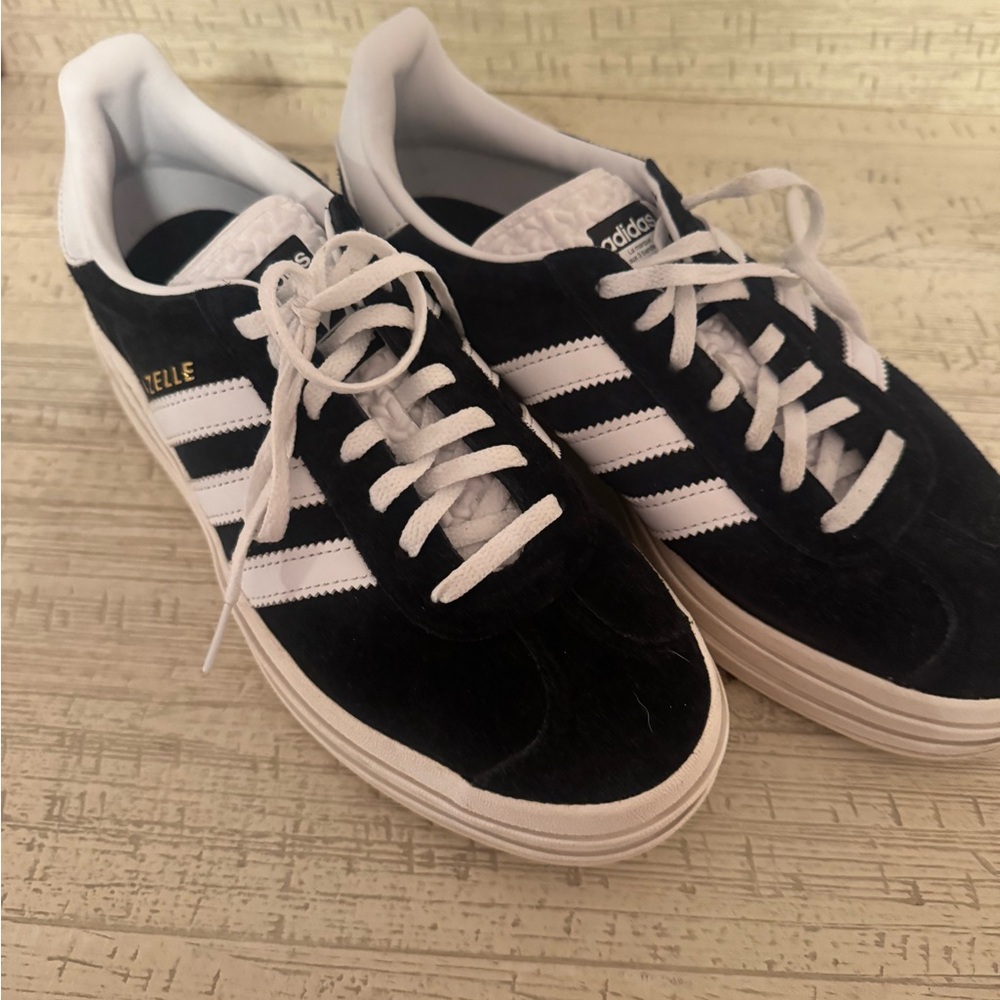 adidas Black and White Sneakers Classic Design